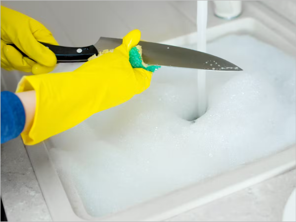 When Must a Knife Be Cleaned and Sanitized? 1 when must a knife be cleaned and sanitized food handlers
